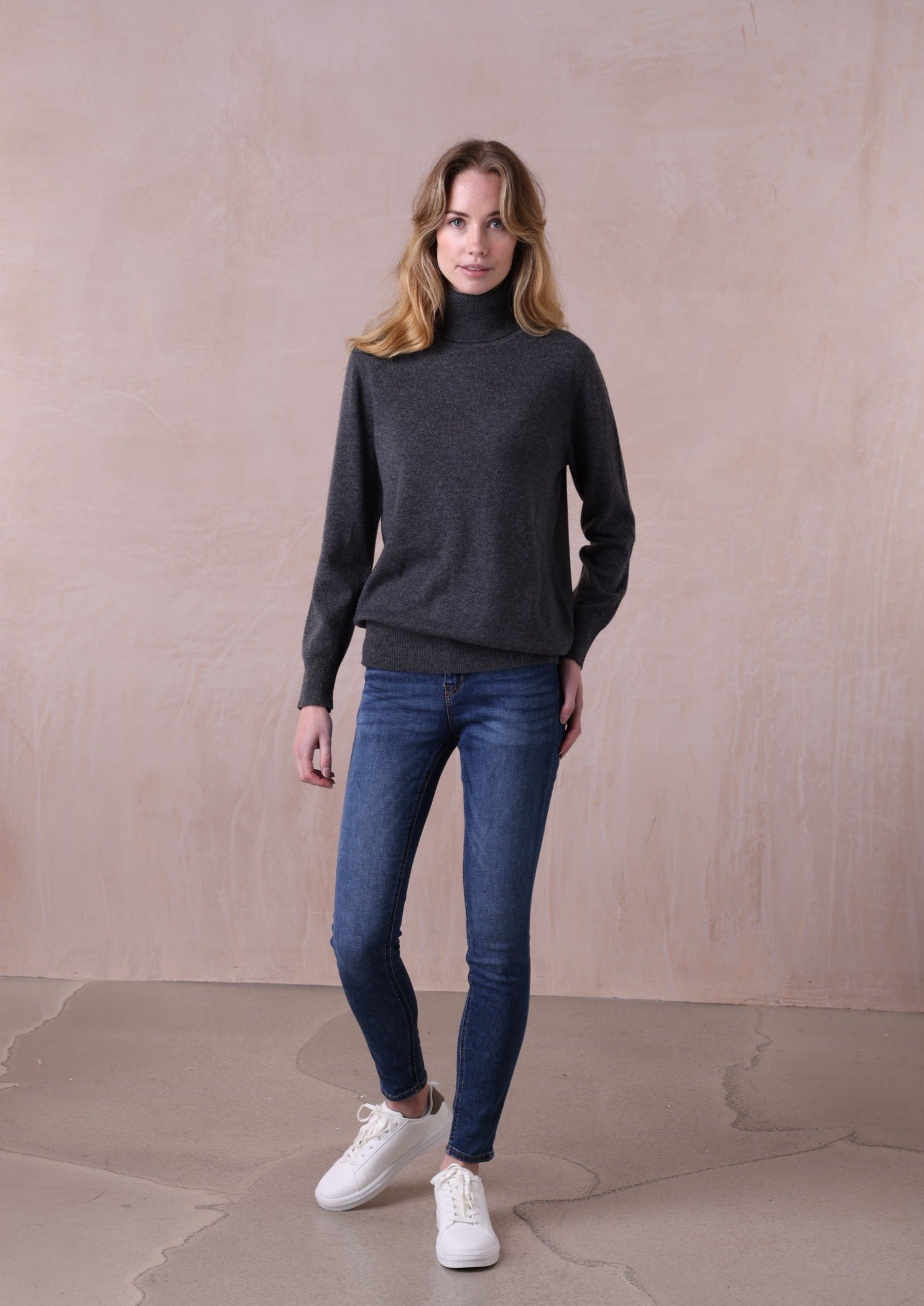 Sophie | Relaxed Polo Neck 100% cashmere sweater